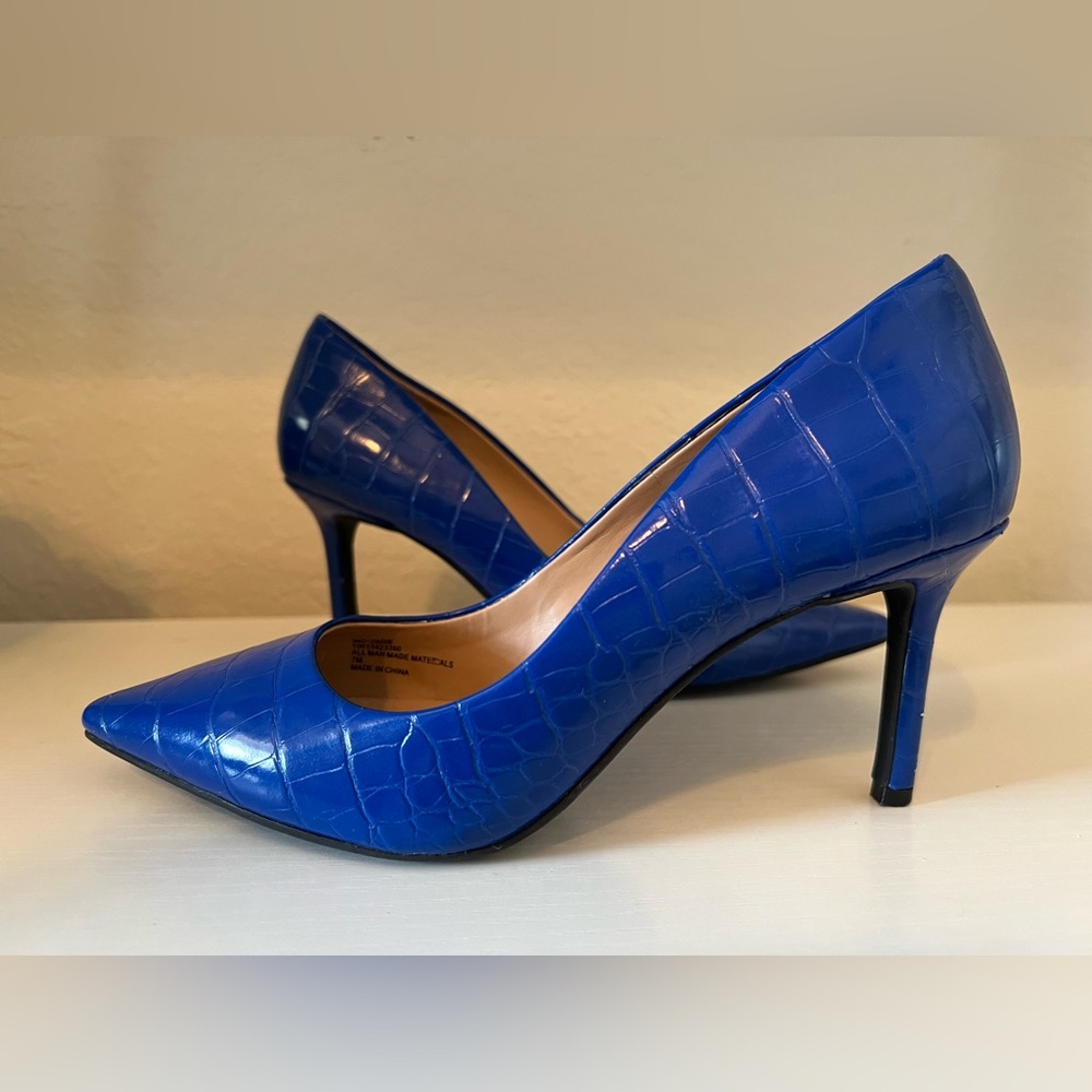 INC International Concepts Blue Croc-Embossed Pointed-Toe Heels